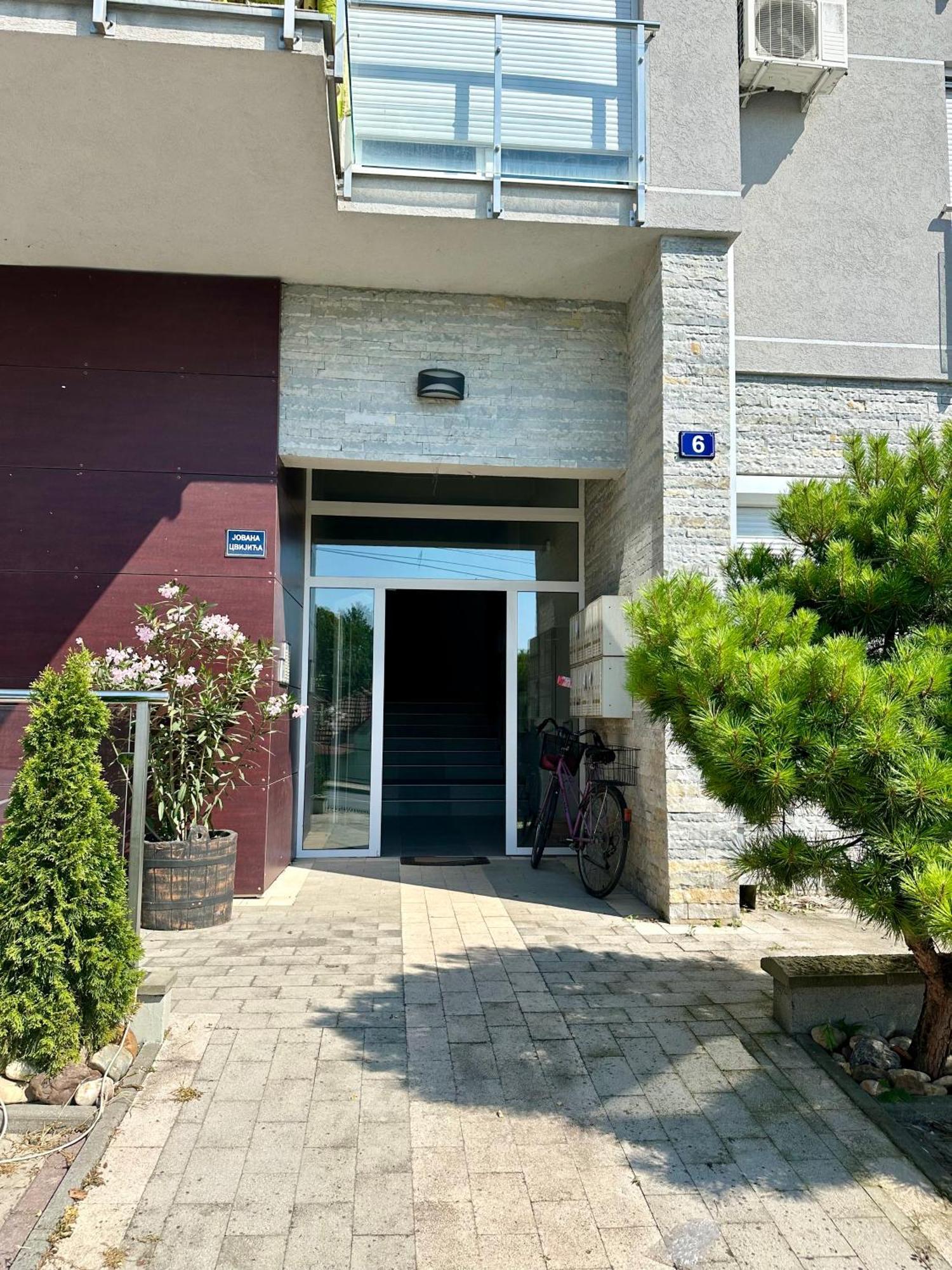 Apartman Floresta - In Front Of Japanese Garden, Enchanting Nature View, Spotless And Cozy Врнячка-Баня Екстер'єр фото